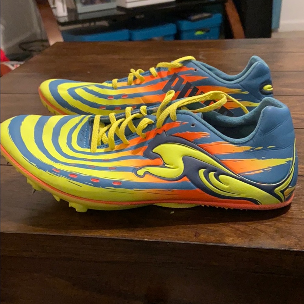 Women’s 8 Track Shoes